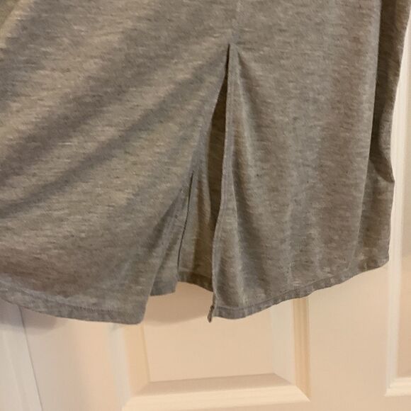 Calvin Klein performance Small gray sleeveless V-neck tank - Picture 5 of 5